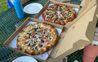 Bear Mountain Pizza food