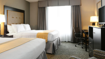 Holiday Inn Suites East Peoria, An Ihg inside