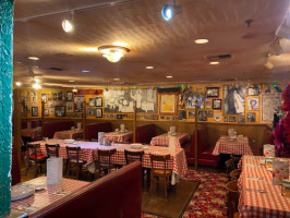 Buca di Beppo inside