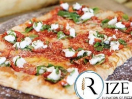 Rize Pizza food