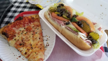 Presto Pizza Deli food