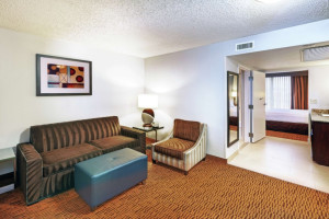 Embassy Suites By Hilton Dallas Market Center inside