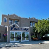 Bear Lodge Wedgewood Resort outside