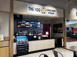 The Yoo Chicken Pizza inside