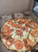 Sandia Crust Pizza Company food