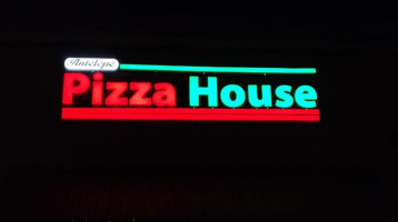 Antelope Pizza House inside