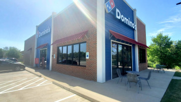 Domino's Pizza outside