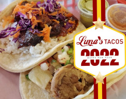 Luna's Tacos food