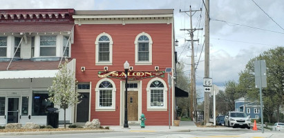 Al Smith's Saloon outside