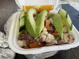 Hector's Tacos Y Mariscos food