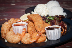 Pono Hawaiian Grill food