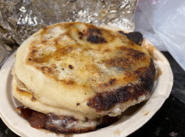 Los Cocos Salvadorian food