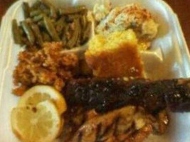 Gracie's Family Barbque food