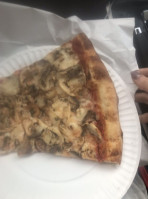 Valentino‘s Pizzeria food