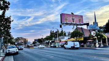 Sushiya On Sunset food