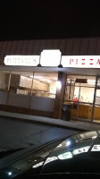Ferraro's Pizza outside