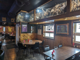Swany's Pub inside
