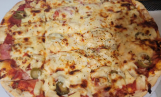 Guardi's Pizza food
