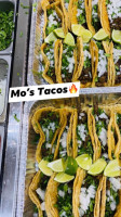 Mo's Tacos food