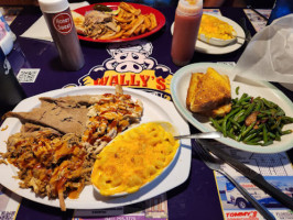 Wally's Southern Style Bbq food