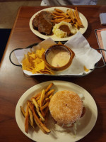Rooster's Roadhouse food