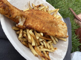 Bet's Famous Fish Fry food