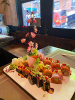 Okinii Sushi inside