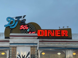 Dj S 50 S 60 S Diner food