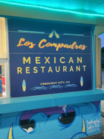 Los Compadres Mexican outside