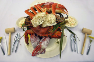 Hooper's Crab House food