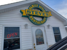 Steve's Family Style food