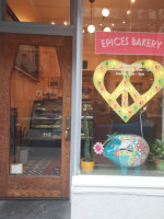 Epices Bakery outside