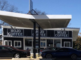 Mojo Coffee outside