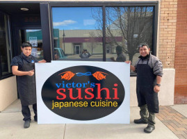 Victor's Sushi inside