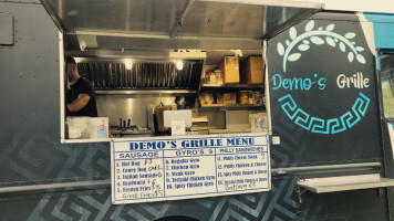 Demo's Grille outside