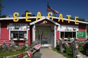 Seagate Lounge food