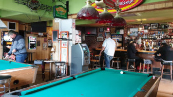 Pittsburgh's Pub inside