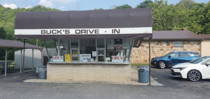 Buck's Drive-in outside