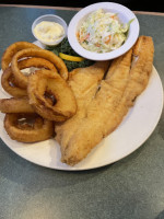 Don's Seafood And Chicken House And Don's Pirates Pub food
