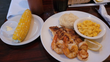 D L Seafood And Grill food