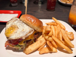 Red Robin Gourmet Burgers And Brews food