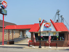 West Branch Dairy Queen outside