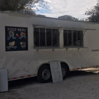Tacos La Rancherita Food Truck outside