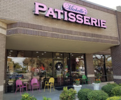 Michelle's Patisserie outside