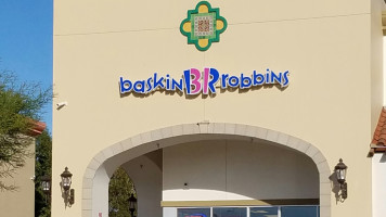 Baskin-robbins outside