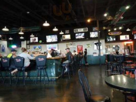 Bully's Sports And Grill food