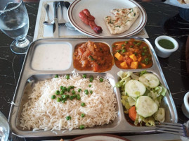 Royal Taj India Cuisine food