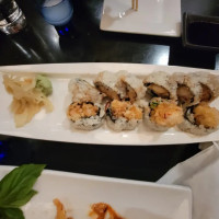 Sushi Damo food