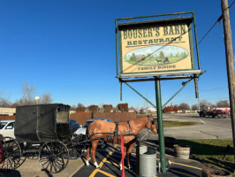Bouser's Barn Restaurant outside