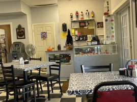 Mama's Family Cafe inside